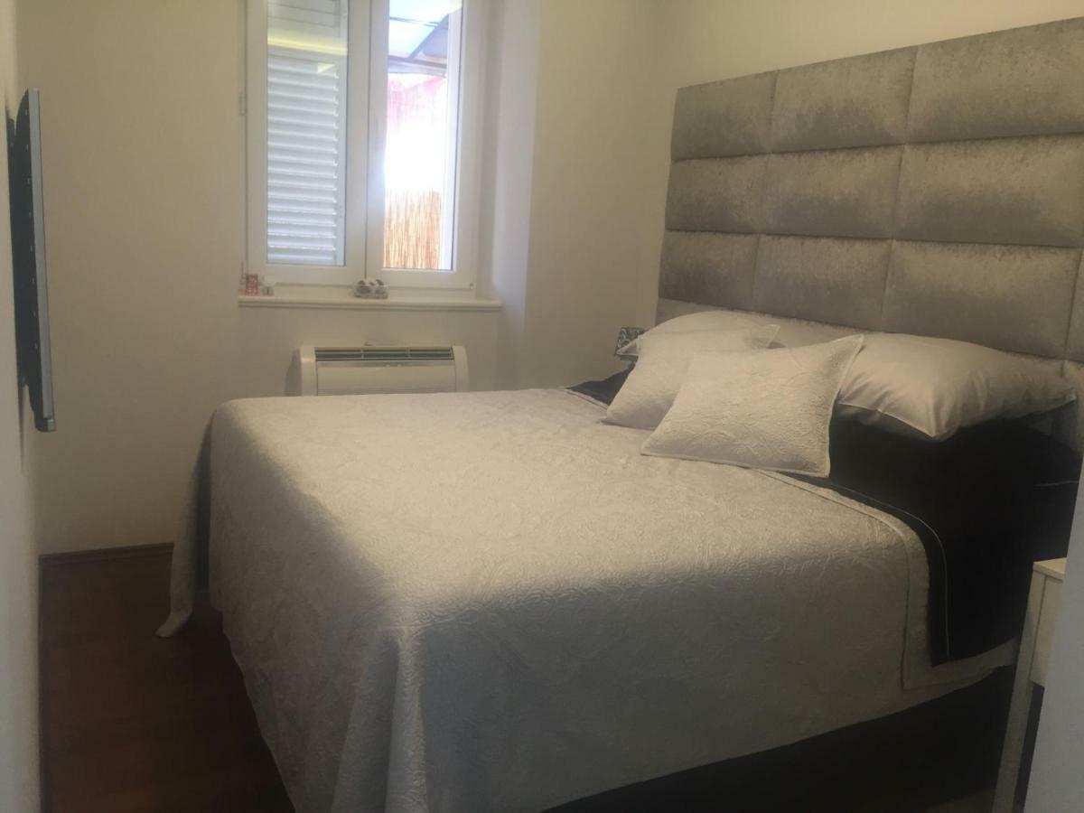 Ferienwohnung Touched VIP Zadar Exterior foto